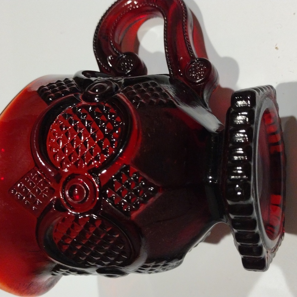 Vintage, Avon Classic And Chic Cape cod 1970 Rare Find ruby red glass creamer. - Picture 5 of 6